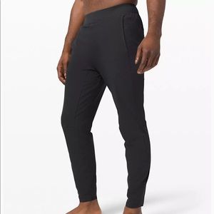 Lululemon Men’s training pants Size M Grey